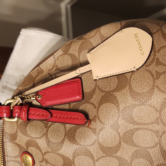 Coach - Picture 3 of 8